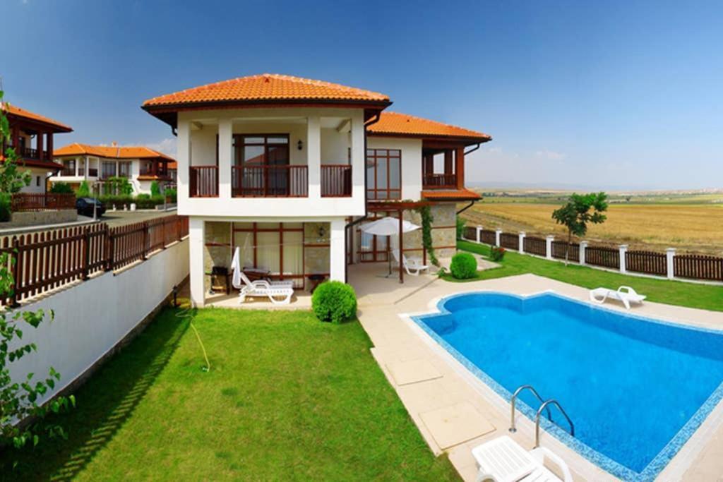 Generaator House Villa Aheloy Ngoại thất bức ảnh